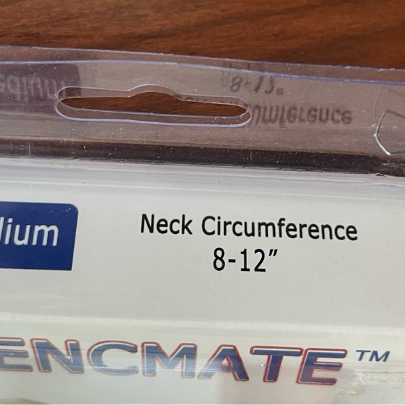 Inflatable Recovery collar for medium dogs. Fits neck 8-12 inches. - Picture 3 of 5